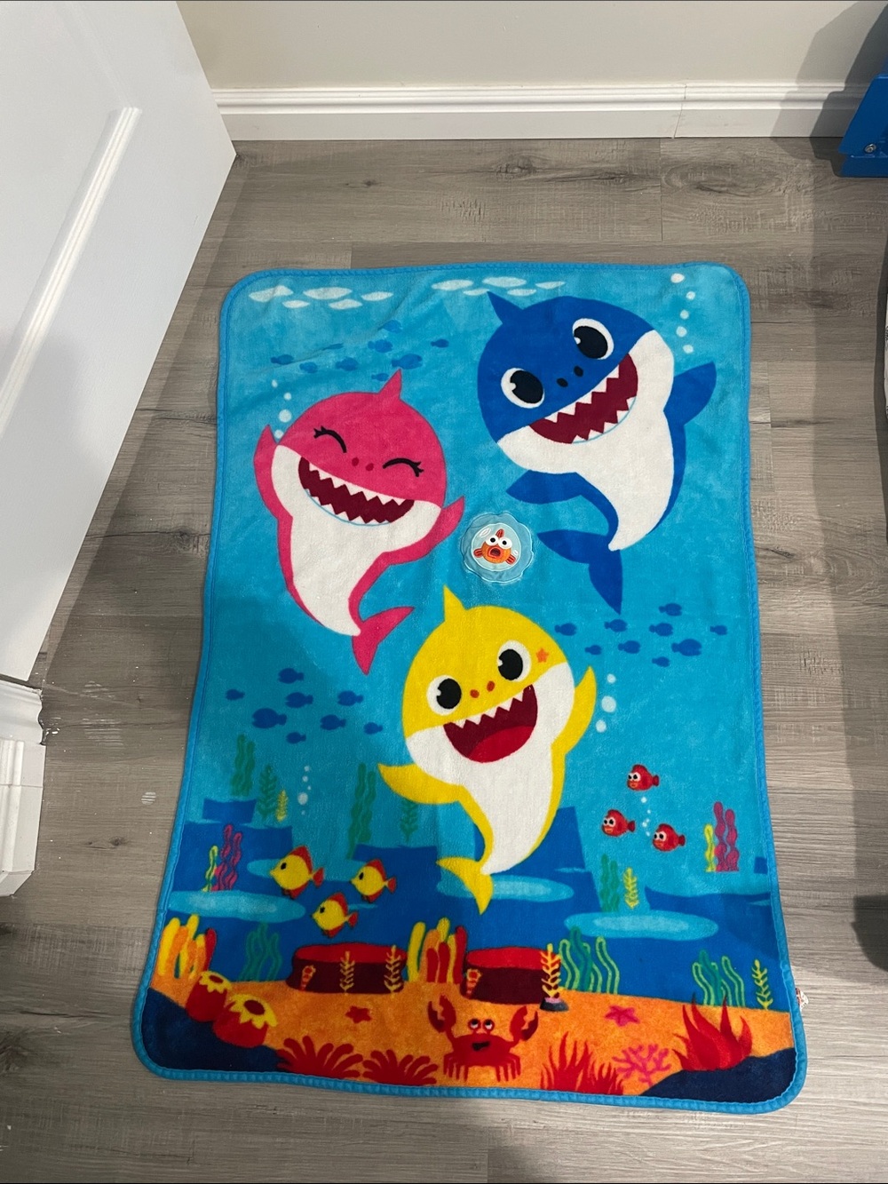 Baby shark blanket